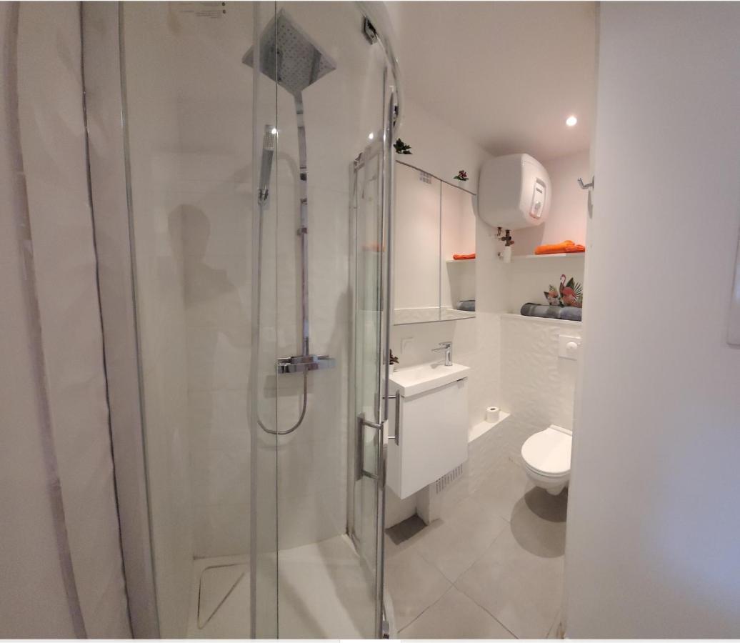 Apartament Studette Independante Hyeres Gare Particulier Zewnętrze zdjęcie